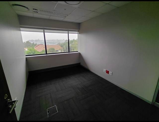 1,960M² OFFICE TO LET IN WOODMEAD